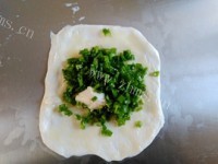 葱油饼做法图解7)