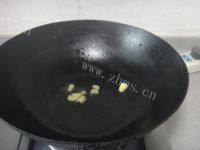 毛豆炒肉末做法图解5)