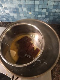 色泽不错的熔岩巧克力蛋糕做法图解1)