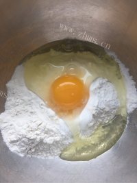 色香味浓的炸茄盒做法图解4)