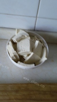 芳香四溢的小白菜炖豆腐做法图解2)