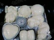 美味的醇奶面包做法图解5)