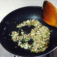 家常菜肉末酸豆角做法图解7)