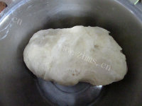 好美味的奶黄肉松蛋黄酥做法图解12)