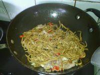 味道十足的香干炒肉做法图解5)