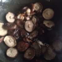简单的烧香菇做法图解4)