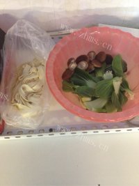 色香味俱全的油泼面做法图解1)