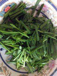 家常菜韭菜炒土豆丝做法图解1)