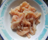 好吃的香菇鸡肉粥做法图解3)