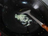 香醇的芹菜炒豆干做法图解3)
