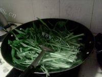 口感丰厚的蒜炒空心菜做法图解3)