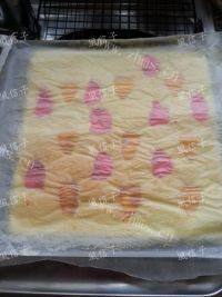 彩绘蛋糕卷做法图解19)
