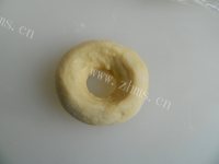 美味的甜甜圈做法图解5)