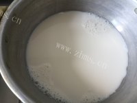冰爽的草莓冰淇淋做法图解2)