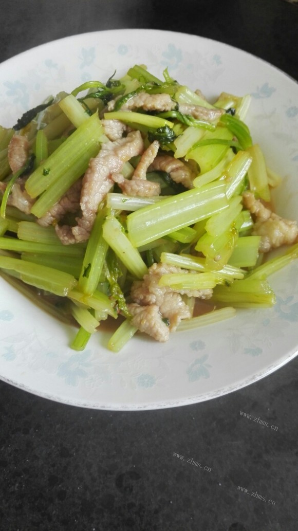 好吃的芹菜炒肉丝