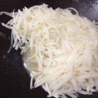 家常菜萝卜炖豆腐做法图解6)
