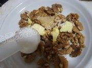 绿色食物琥珀核桃仁做法图解2)