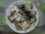 美味的酸菜焖鳗鱼做法图解1)