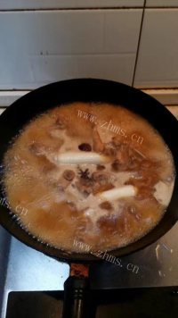 美味的红烧排骨做法图解5)