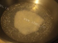 牛奶黄桃西米露做法图解3)
