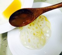 美味蜂蜜柠檬渍莲藕做法图解9)