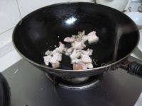 家常菜芹菜木耳炒肉做法图解5)