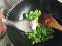 DIY青椒炒鸡蛋做法图解11)