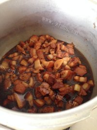 色味俱佳的红烧肉做法图解13)