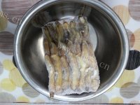 美味的韭菜炒蛏子做法图解3)