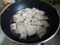 美味的耗油豆角炒杏鲍菇的做法图解三