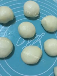 自制酥皮五仁月饼做法图解4)