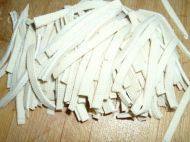 美味豆腐皮炒韭菜做法图解2)