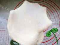 美味的豆沙卷花朵面包做法图解6)