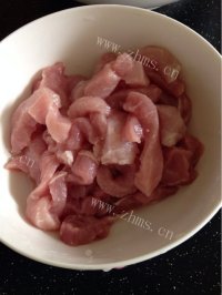 色香味浓的糖醋里脊做法图解1)