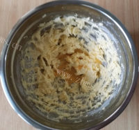 香喷喷的蔓越莓饼干做法图解3)