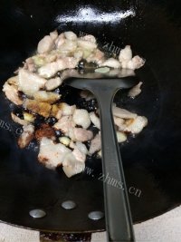 家常菜西兰花炒肉做法图解4)