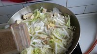 家常菜白菜炖冻豆腐做法图解7)