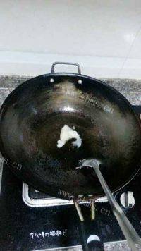 营养美味鲜香美味鲫鱼汤做法图解2)