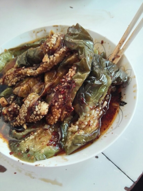 香喷喷的凉拌茄子