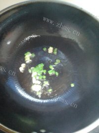芳香四溢的金针菇汤做法图解3)
