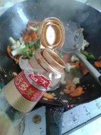家常菜素炒菜花做法图解7)