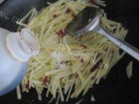 「美味可口」酸辣土豆丝做法图解7)