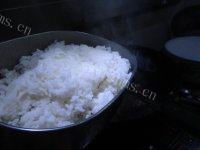 西红柿鸡蛋炒饭做法图解5)
