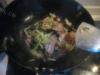 家常芹菜腊肉做法图解12)