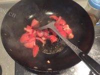 美味的番茄金针菇汤做法图解3)