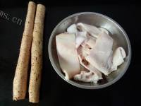 美味的肉皮山药煲做法图解1)