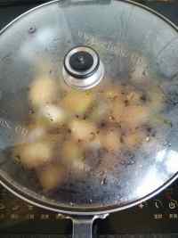 家常菜茄子炖土豆做法图解9)