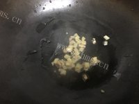 美味的麻油炒猪肝做法图解3)