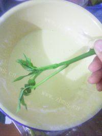 好吃的电饼铛版香椿鱼做法图解6)