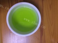 色泽鲜亮的苹果布丁做法图解3)